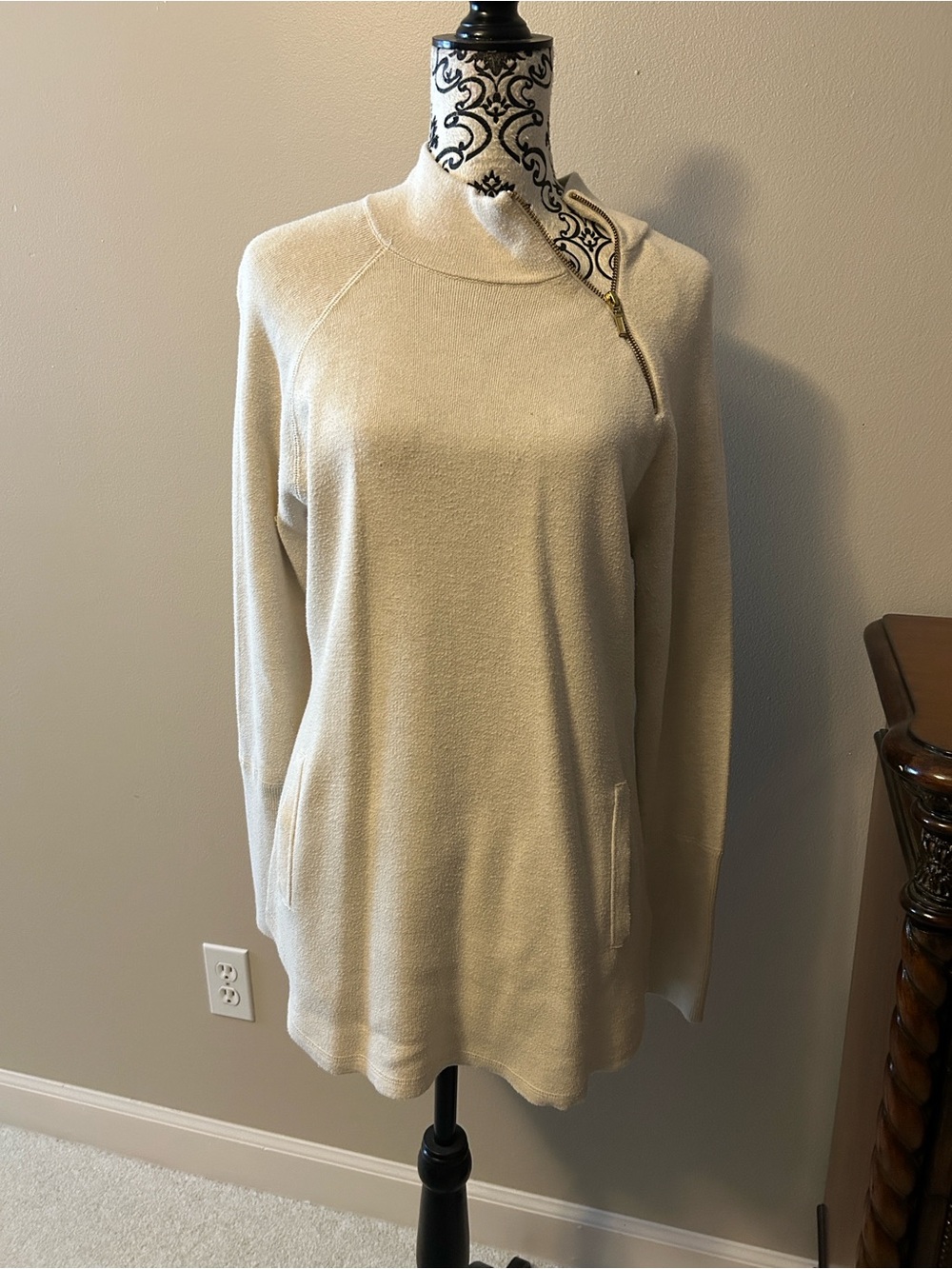 Tahari Cream Zip-Front Knit Top